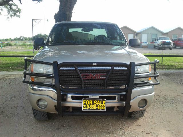 2004 GMC Sierra 1500 LE Sedan