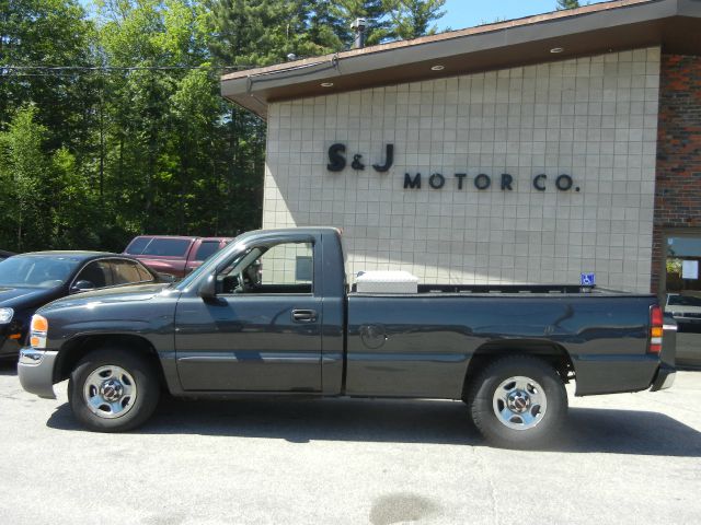 2004 GMC Sierra 1500 Short Box Standard