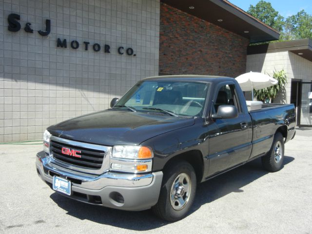 2004 GMC Sierra 1500 Short Box Standard