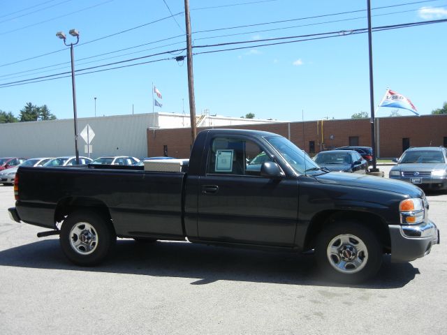 2004 GMC Sierra 1500 Short Box Standard