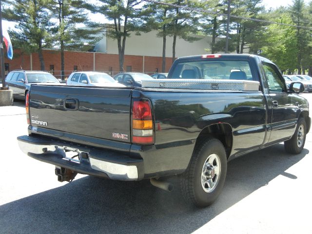 2004 GMC Sierra 1500 Short Box Standard