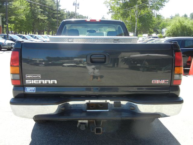 2004 GMC Sierra 1500 Short Box Standard