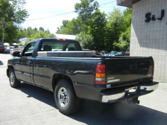 2004 GMC Sierra 1500 Short Box Standard