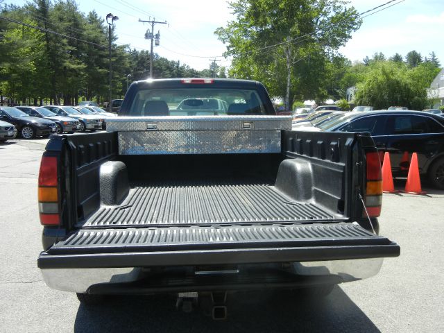 2004 GMC Sierra 1500 Short Box Standard