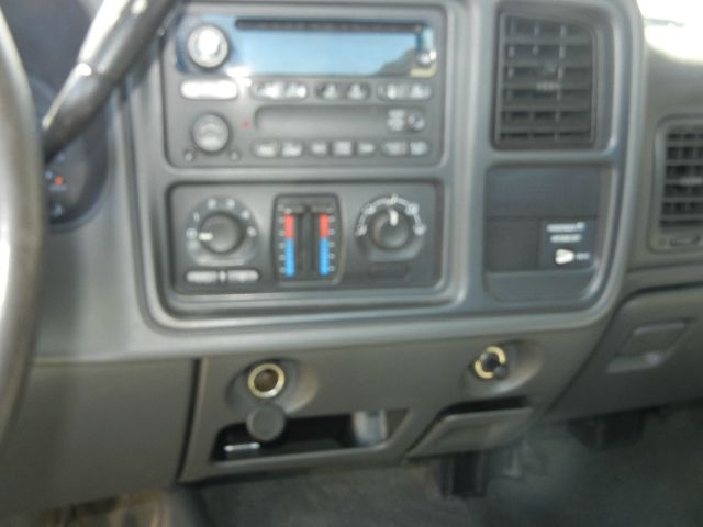 2004 GMC Sierra 1500 Short Box Standard