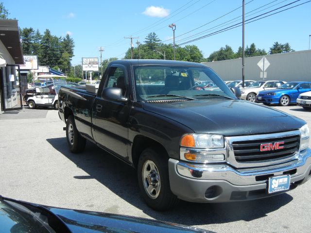 2004 GMC Sierra 1500 Short Box Standard