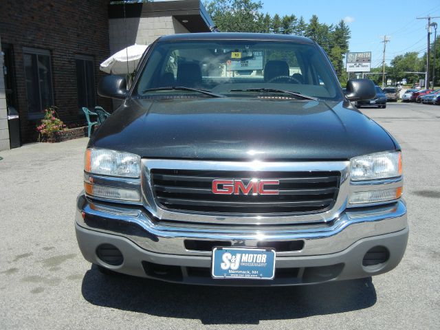 2004 GMC Sierra 1500 Short Box Standard