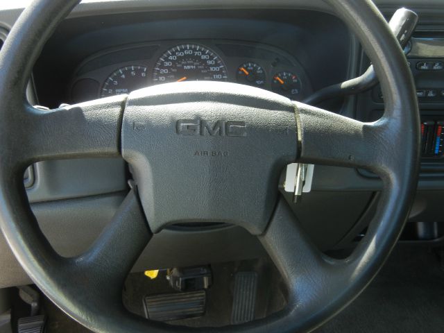 2004 GMC Sierra 1500 Short Box Standard