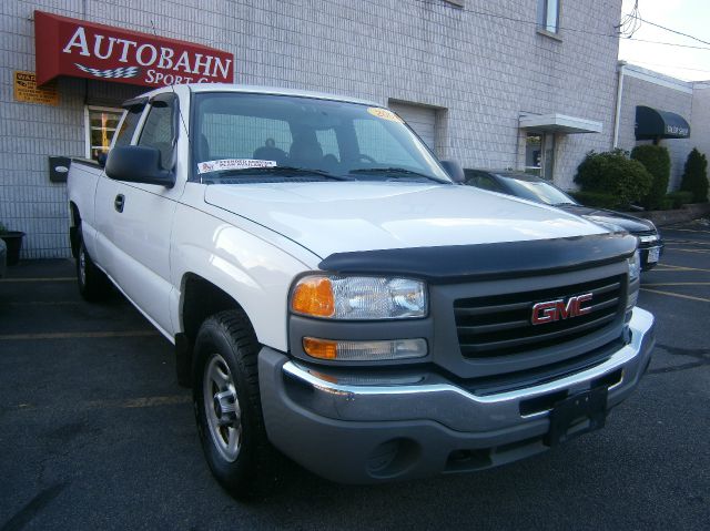 2004 GMC Sierra 1500 LE Sedan