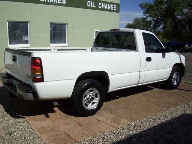 2004 GMC Sierra 1500 Short Box Standard