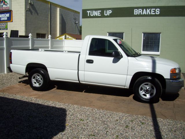 2004 GMC Sierra 1500 Short Box Standard