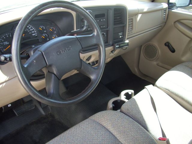 2004 GMC Sierra 1500 Short Box Standard