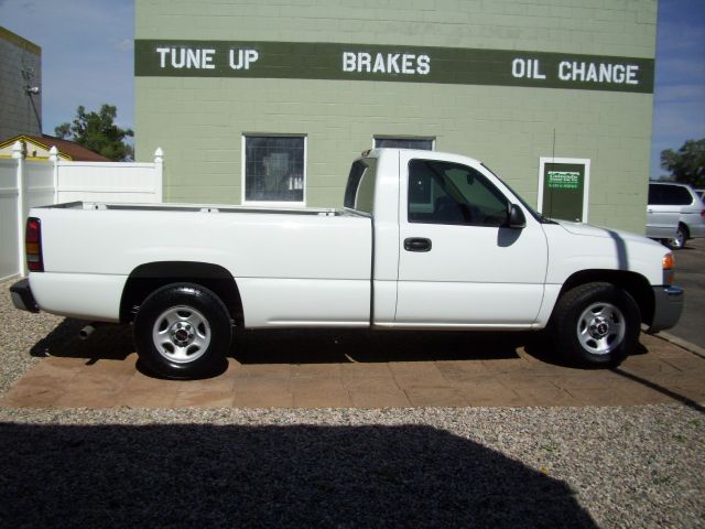 2004 GMC Sierra 1500 Short Box Standard