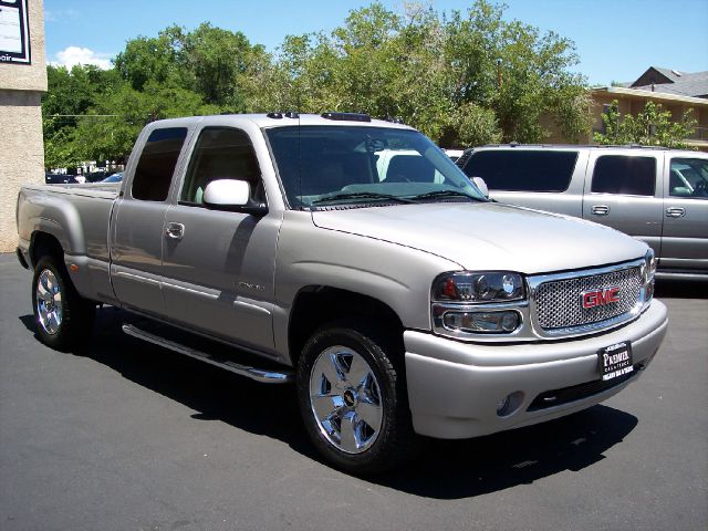 2004 GMC Sierra 1500 LE Sedan