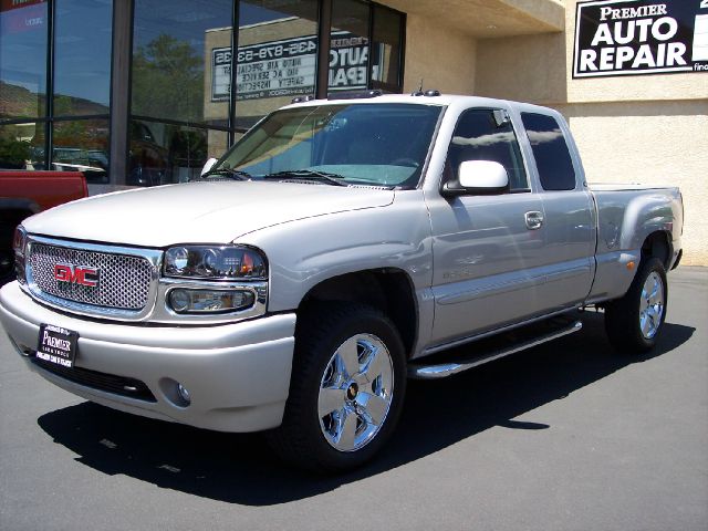 2004 GMC Sierra 1500 LE Sedan