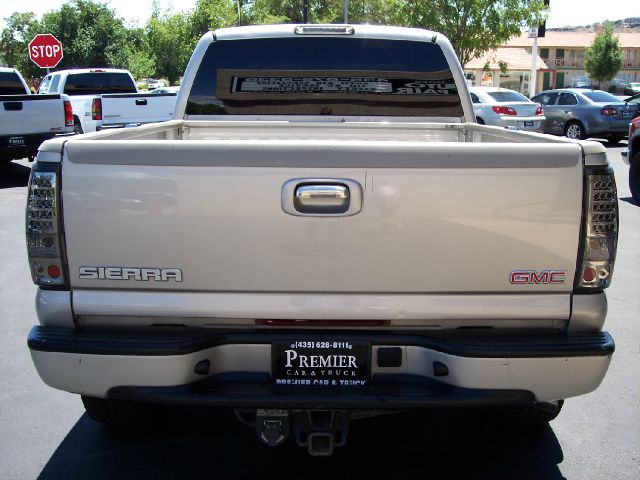 2004 GMC Sierra 1500 LE Sedan