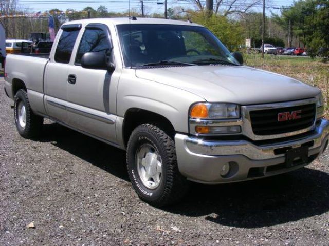 2004 GMC Sierra 1500 Standard 4X4 Hardtop