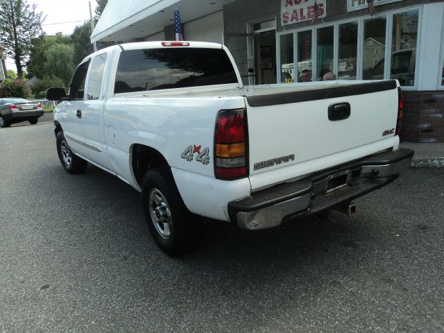 2004 GMC Sierra 1500 Standard 4X4 Hardtop