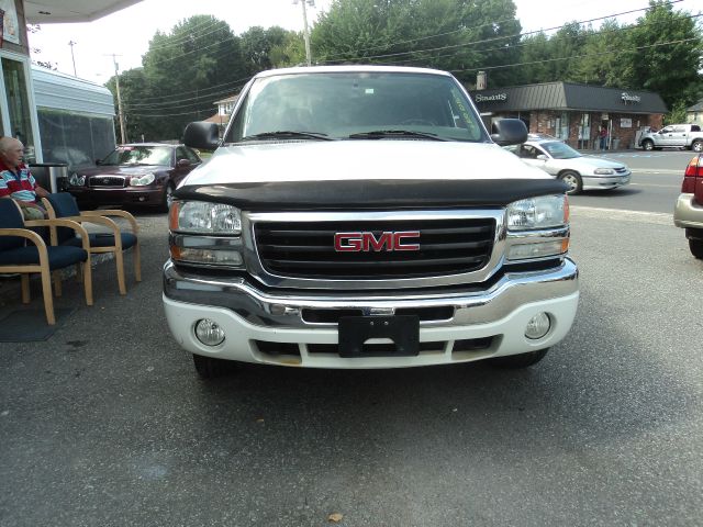 2004 GMC Sierra 1500 Standard 4X4 Hardtop