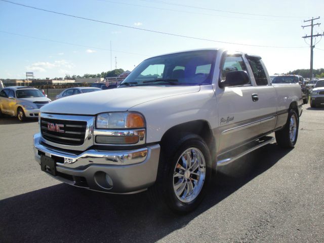 2004 GMC Sierra 1500 Dually 12 Trademaster