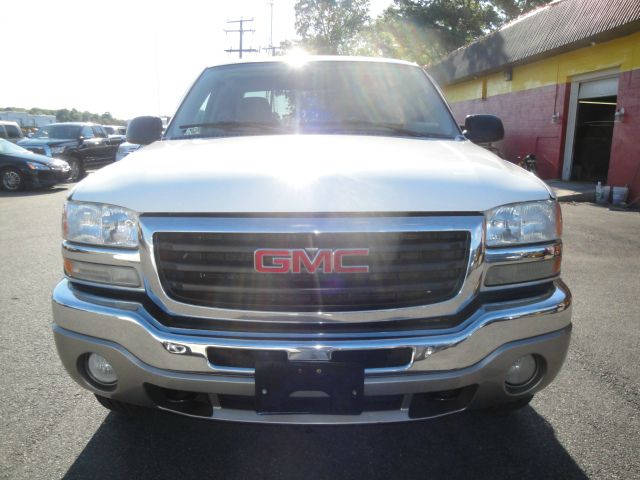 2004 GMC Sierra 1500 Dually 12 Trademaster