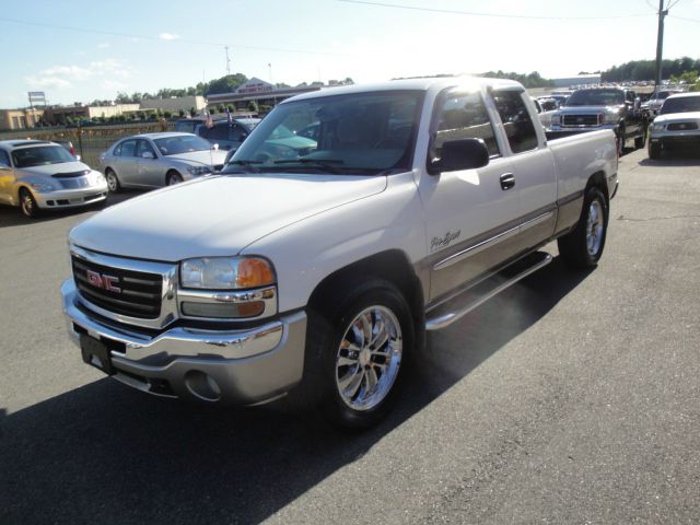 2004 GMC Sierra 1500 Dually 12 Trademaster