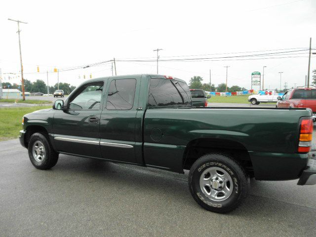 2004 GMC Sierra 1500 Standard 4X4 Hardtop