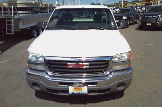 2005 GMC Sierra 1500 Short Box Standard