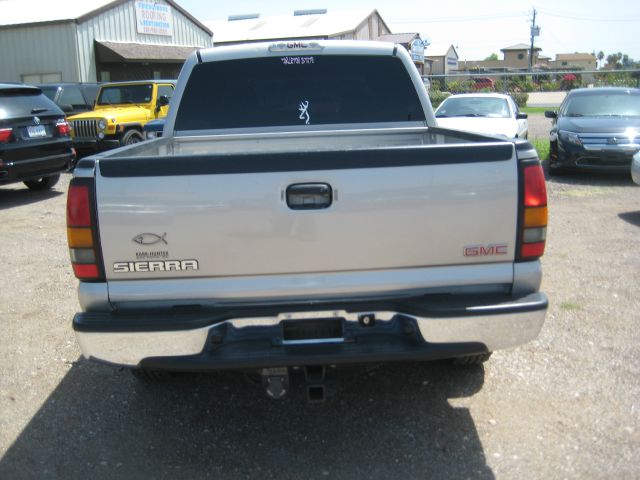 2005 GMC Sierra 1500 4WD Supercab 133 SVT Raptor