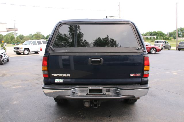 2005 GMC Sierra 1500 Standard 4X4 Hardtop