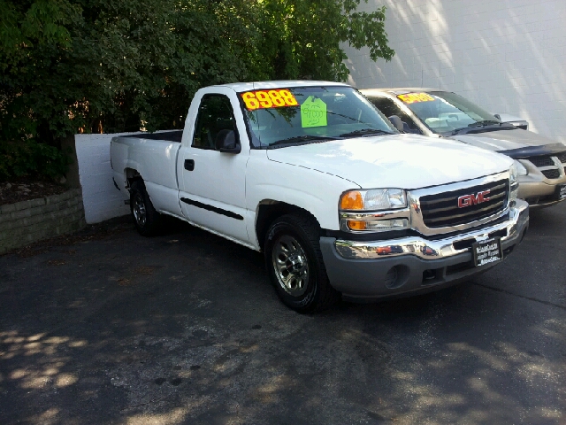 2005 GMC Sierra 1500 Short Box Standard