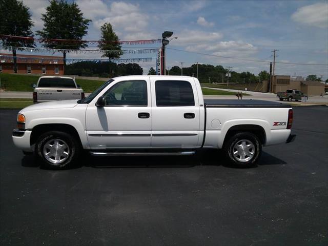 2005 GMC Sierra 1500 CREW CAB XLT Lariat