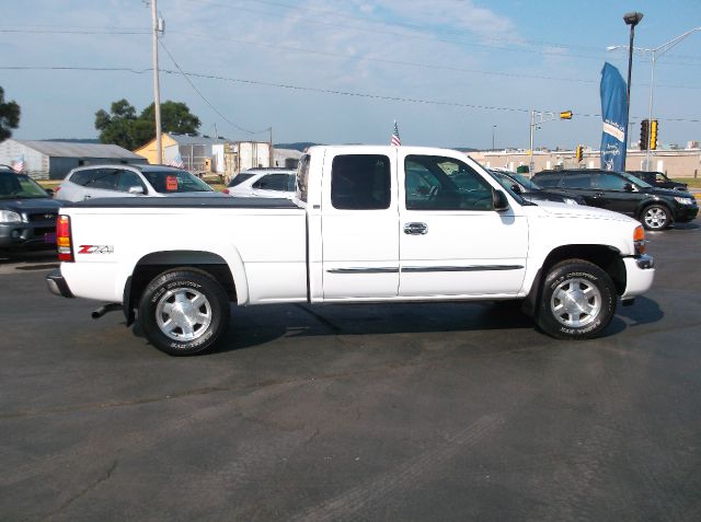 2005 GMC Sierra 1500 Standard 4X4 Hardtop