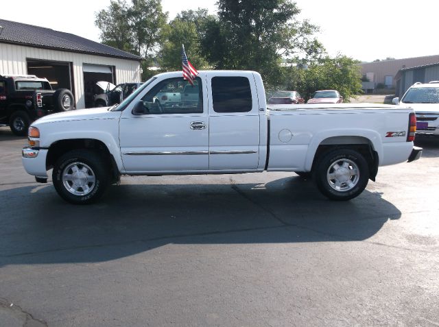 2005 GMC Sierra 1500 Standard 4X4 Hardtop