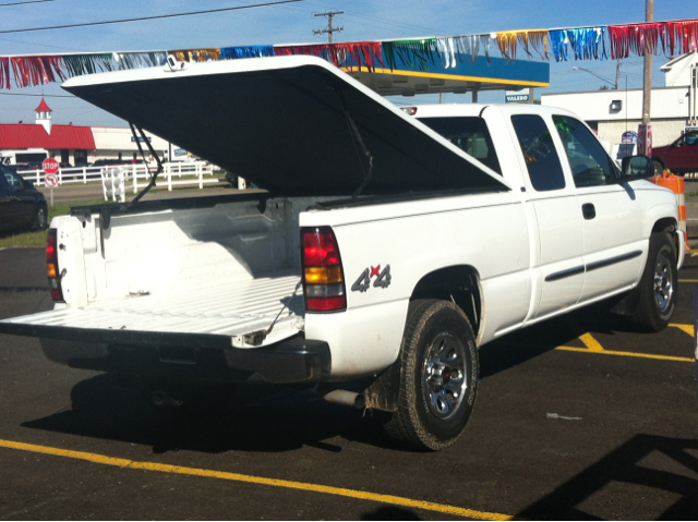 2005 GMC Sierra 1500 Standard 4X4 Hardtop