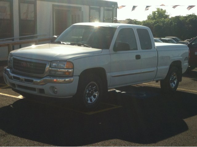 2005 GMC Sierra 1500 Standard 4X4 Hardtop