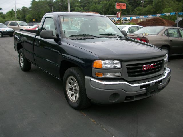 2005 GMC Sierra 1500 Short Box Standard