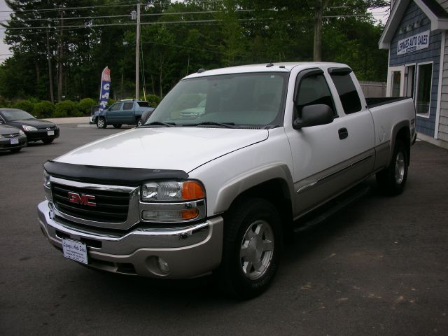 2005 GMC Sierra 1500 Supercrew 139 Inch King Ranch Truck