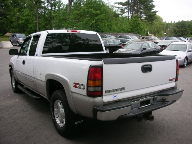 2005 GMC Sierra 1500 Supercrew 139 Inch King Ranch Truck