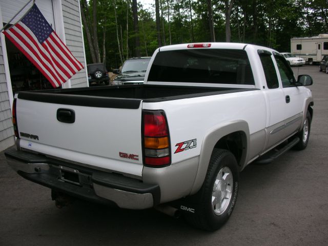 2005 GMC Sierra 1500 Supercrew 139 Inch King Ranch Truck