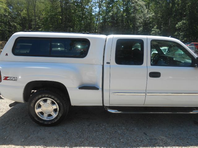 2005 GMC Sierra 1500 3.6 AT 4WD LS