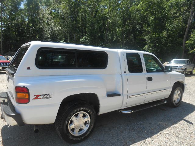 2005 GMC Sierra 1500 3.6 AT 4WD LS