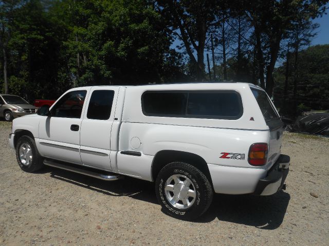 2005 GMC Sierra 1500 3.6 AT 4WD LS