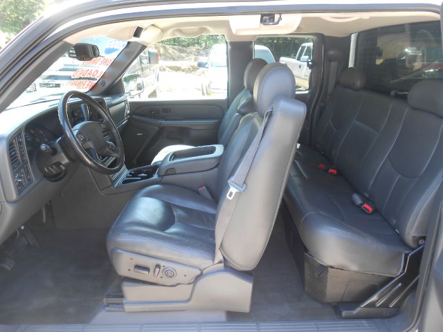 2005 GMC Sierra 1500 3.6 AT 4WD LS