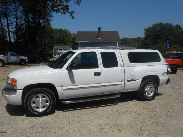 2005 GMC Sierra 1500 3.6 AT 4WD LS