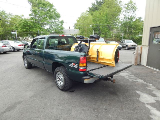 2005 GMC Sierra 1500 LE Sedan