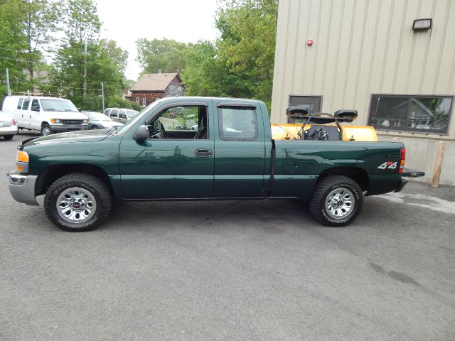 2005 GMC Sierra 1500 LE Sedan