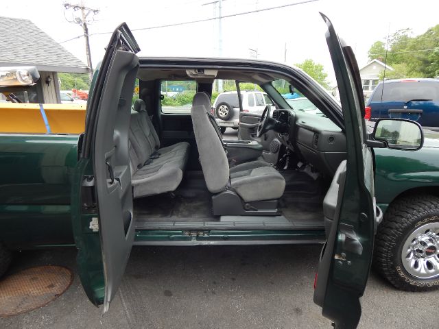 2005 GMC Sierra 1500 LE Sedan