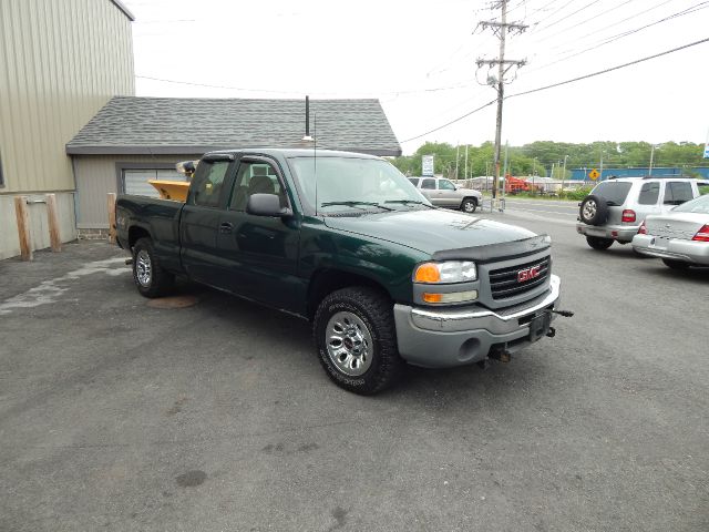 2005 GMC Sierra 1500 LE Sedan