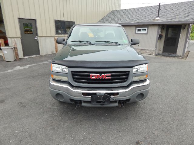 2005 GMC Sierra 1500 LE Sedan